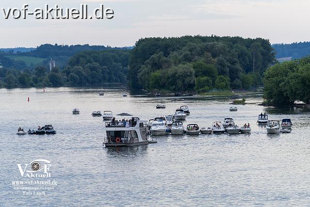 B-SA-Donau in Flammen Foto Laudi -207449.jpg